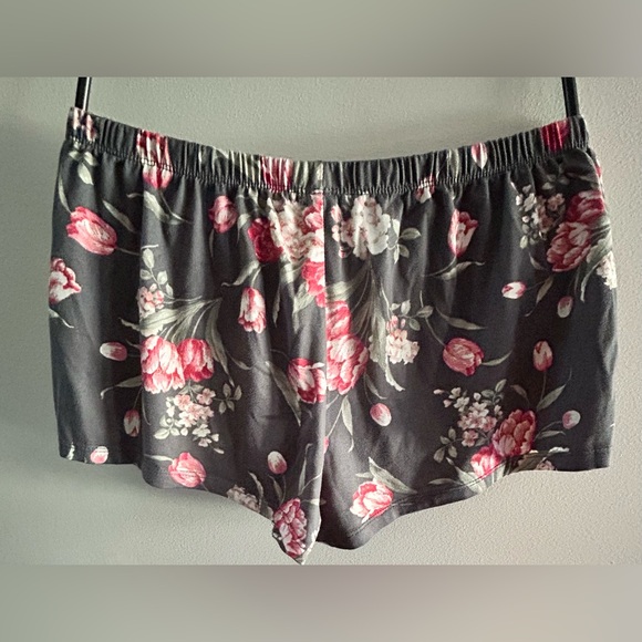 Flora Nikrooz Robe and Floral Pajama Set - Gray and Pink - Picture 4 of 5